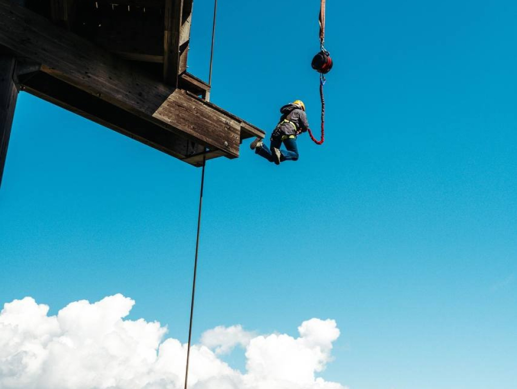 Sporthotel Rope Jumping a person doing rope jumping